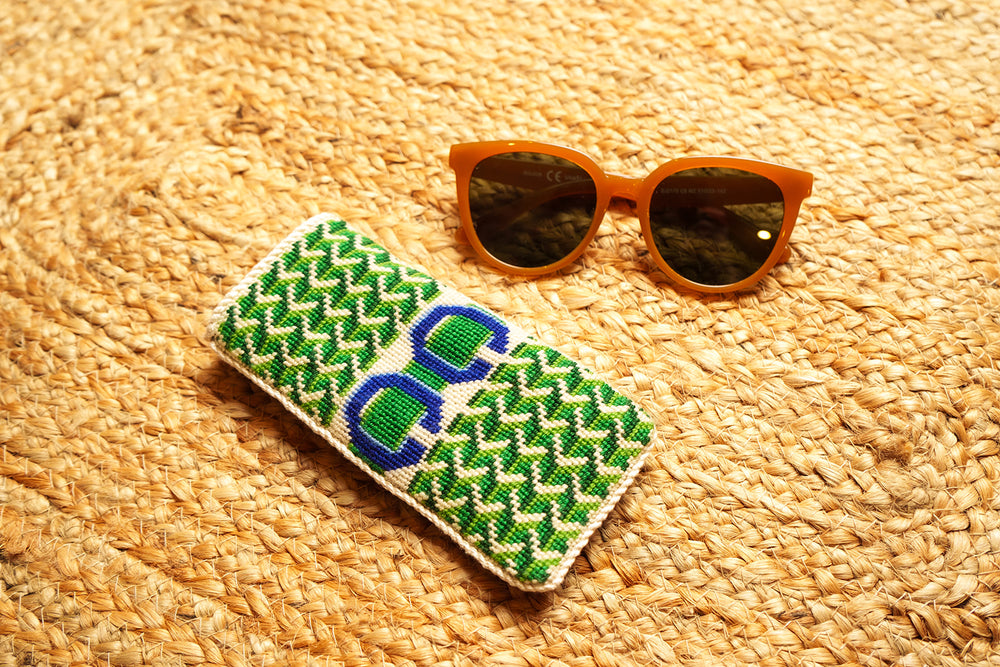 Y Pattern Eyeglasses Case: Green